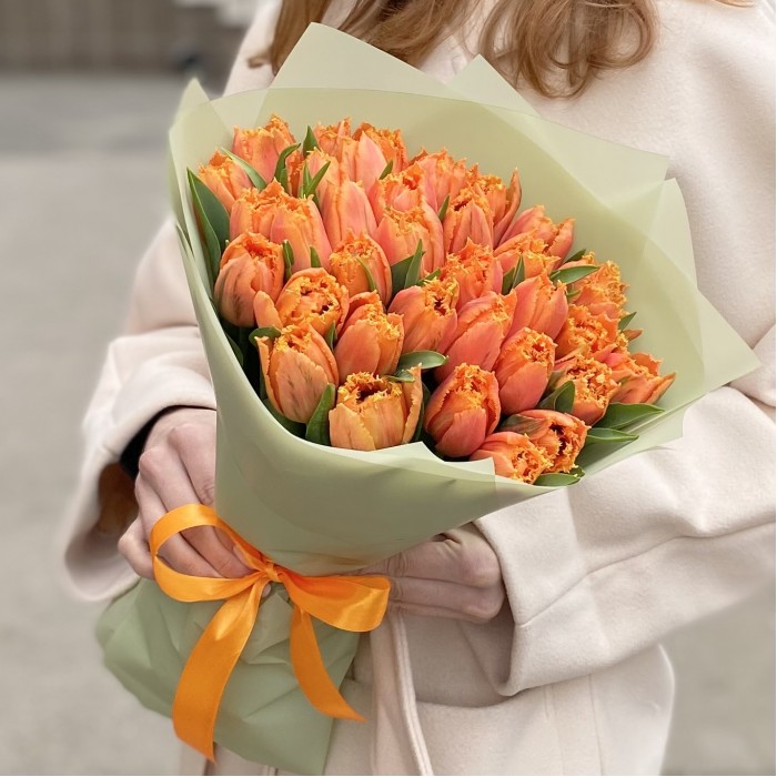 35 оранжевых махровых тюльпанов Оранж пэшн
