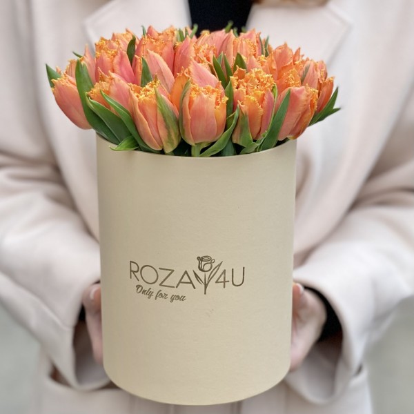 35 оранжевых махровых тюльпанов Оранж пэшн в коробке