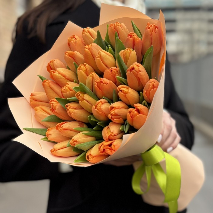 35 оранжевых тюльпанов Тайм Аут в упаковке