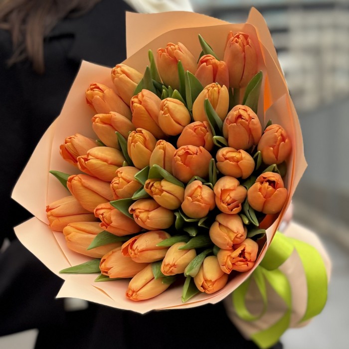 35 оранжевых тюльпанов Тайм Аут в упаковке