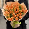 35 оранжевых тюльпанов Тайм Аут в упаковке