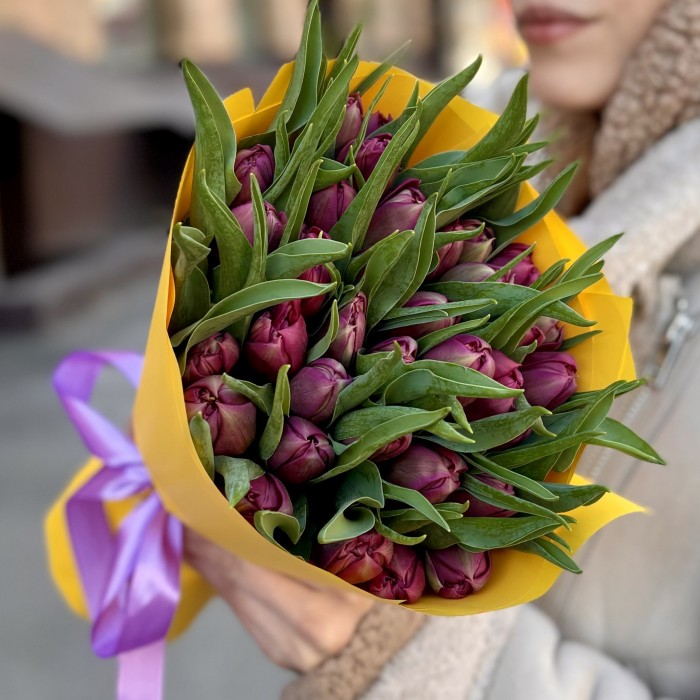 35 пионовидных фиолетовых тюльпанов Ворлд боул