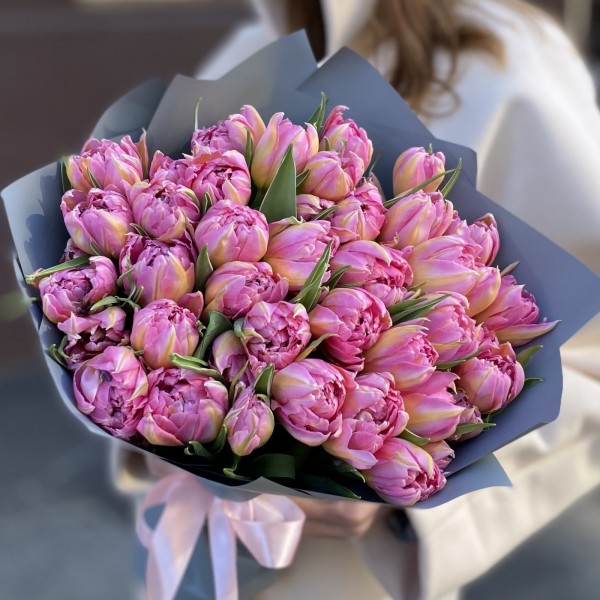 35 пионовидных розовых тюльпанов Флеш Поинт