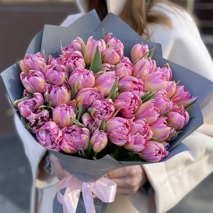 35 пионовидных розовых тюльпанов Флеш Поинт