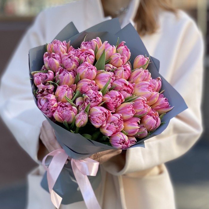 35 пионовидных розовых тюльпанов Флеш Поинт