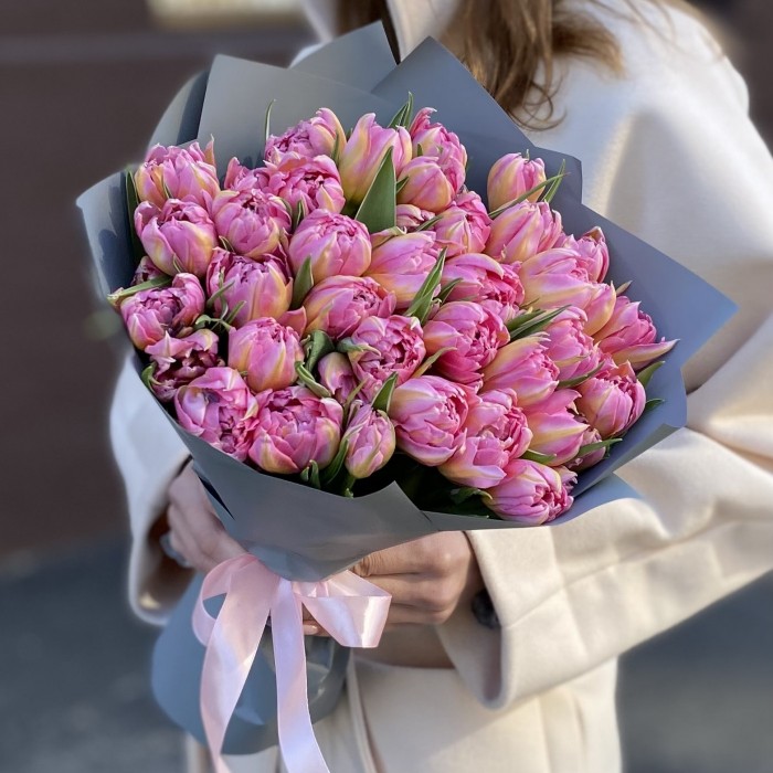 35 пионовидных розовых тюльпанов Флеш Поинт