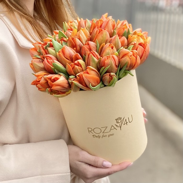 35 пионовидных тюльпанов Эрмитаж даб в коробке