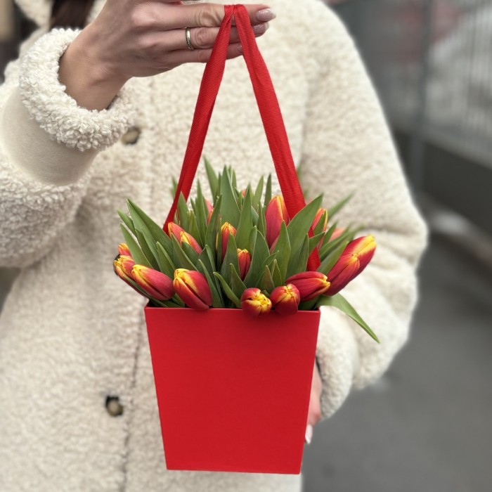 35 тюльпанов Денмарк в коробке