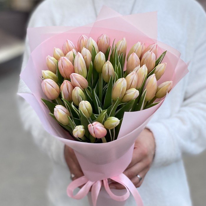 35 тюльпанов Марк Дизайн