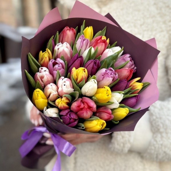 35 тюльпанов микс в упаковке