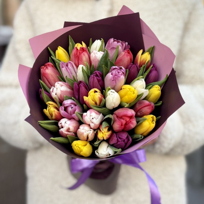 35 тюльпанов микс в упаковке