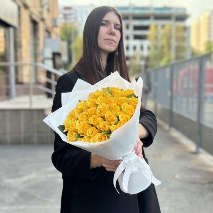 35 желтых роз 40 см