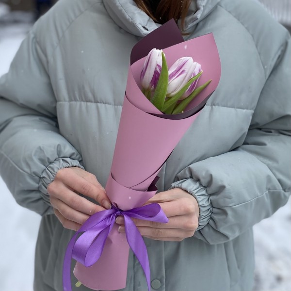 3 бело-фиолетовых тюльпанов Флеминг Флег