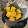 Букет из 7 желтых роз Моментум 50 см