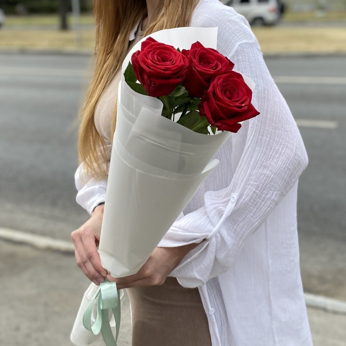 3 красные розы 70 см