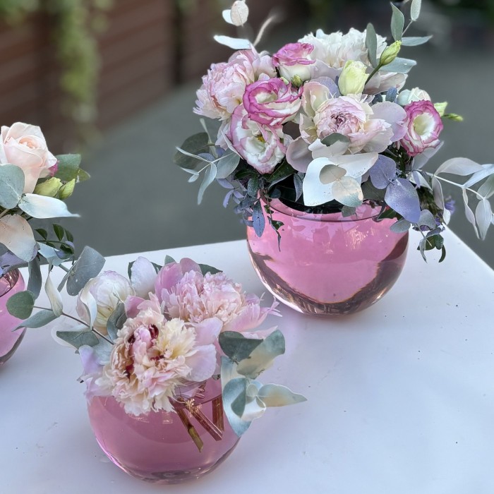 3 розовые композиции в стеклянном шаре