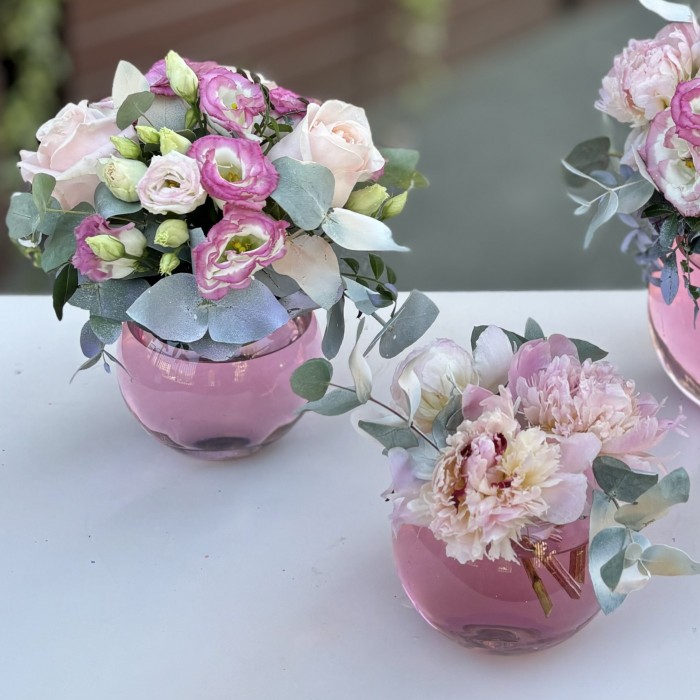 3 розовые композиции в стеклянном шаре