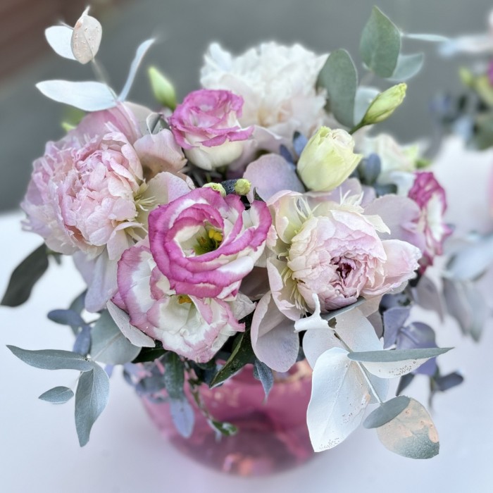 3 розовые композиции в стеклянном шаре