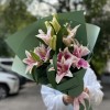 3 розовые лилии