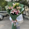 3 розовые лилии