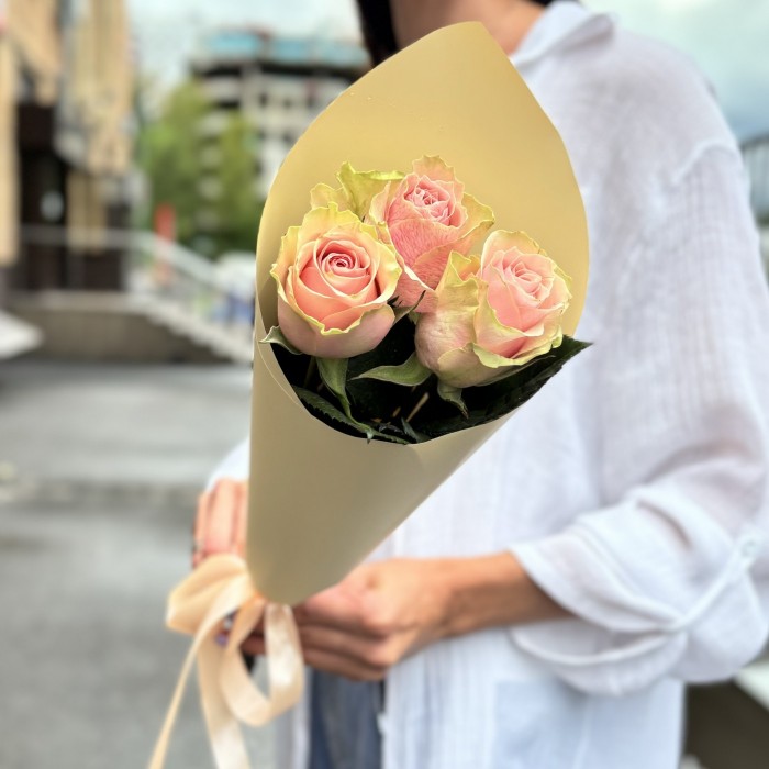 3 розы Фруттето