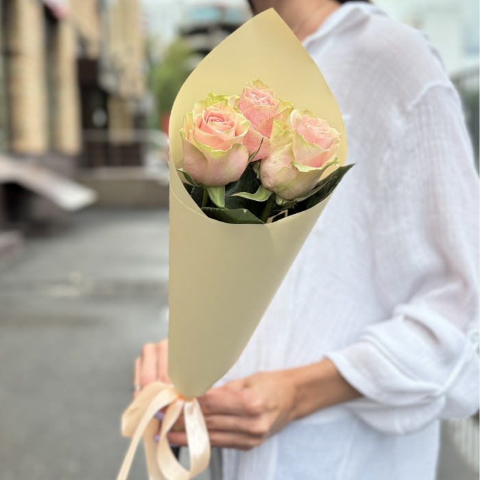 3 розы Фруттето