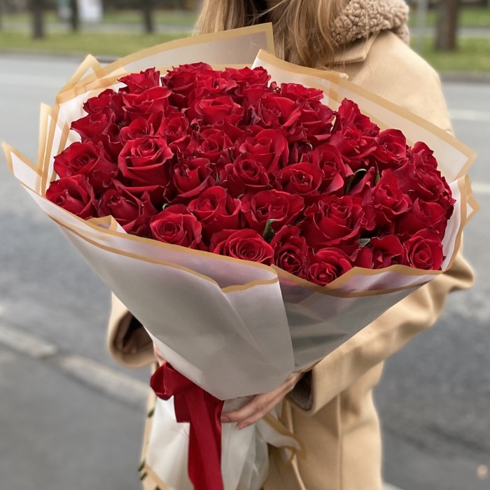 41 красная роза Эвер Ред 60 см