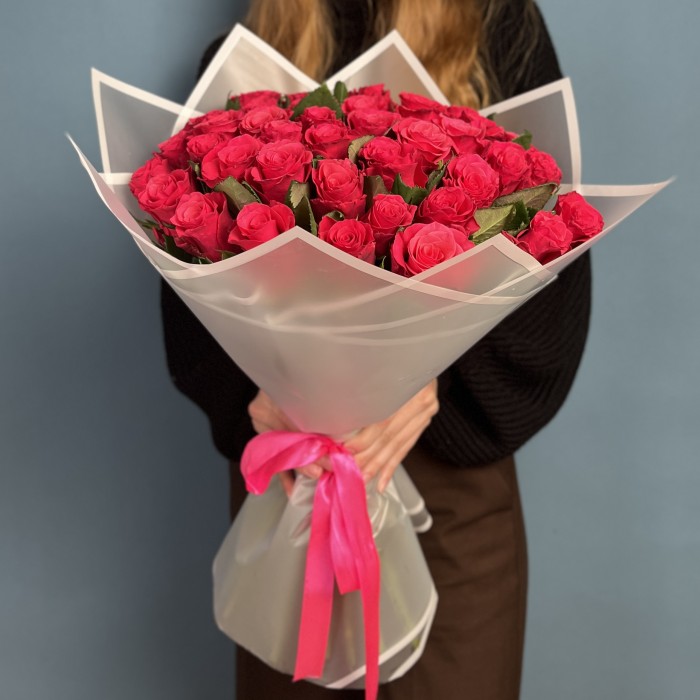 41 малиновая роза Такаци 50 см