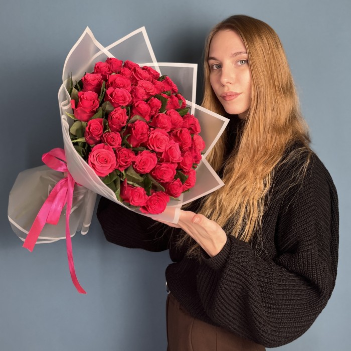 41 малиновая роза Такаци 50 см