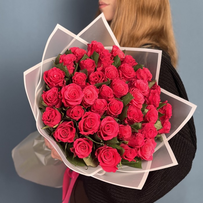 41 малиновая роза Такаци 50 см