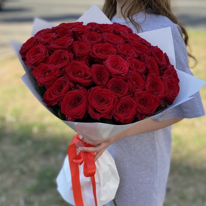 41 длинная красная роза 60 см
