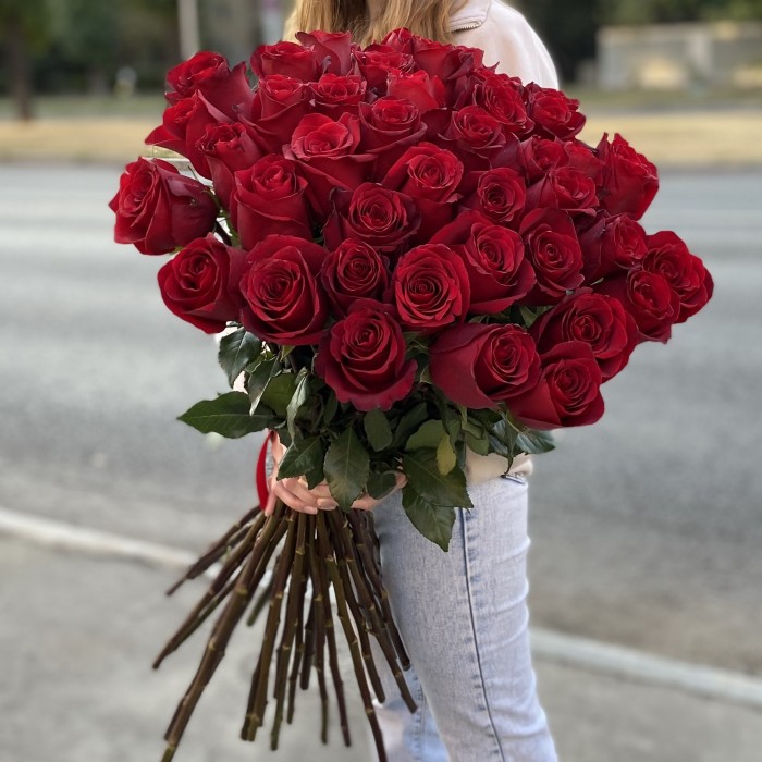 41 красная роза Эксплорер 80 см | купить недорого | доставка по Москве и области