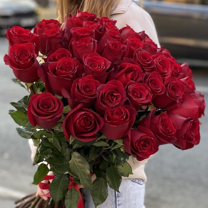 41 красная роза Эксплорер 80 см