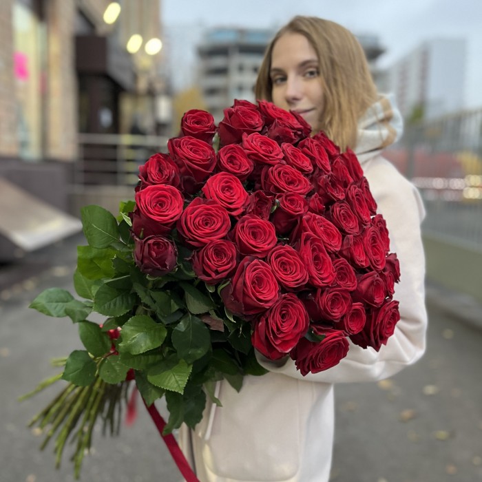 45 красных роз 80 см на юбилей