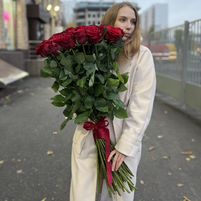 45 красных роз 80 см на юбилей
