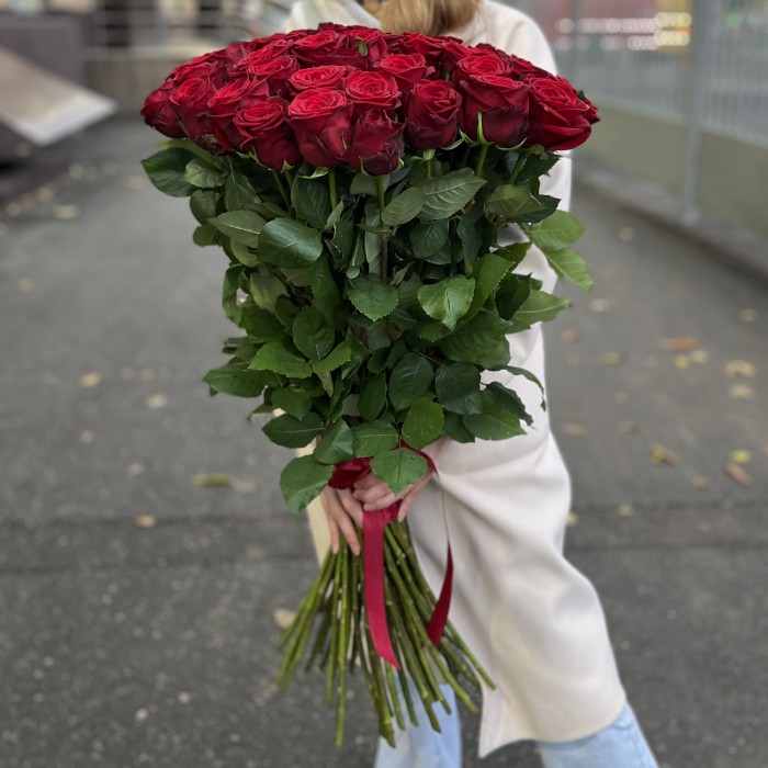 45 красных роз 80 см на юбилей