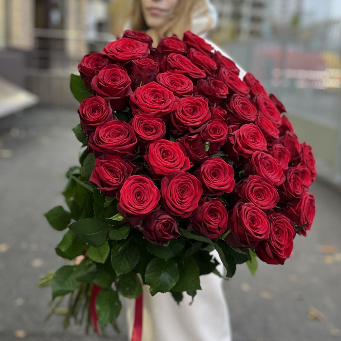 45 красных роз 80 см на юбилей