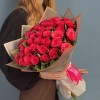 45 малиновых роз Такаци 50 см