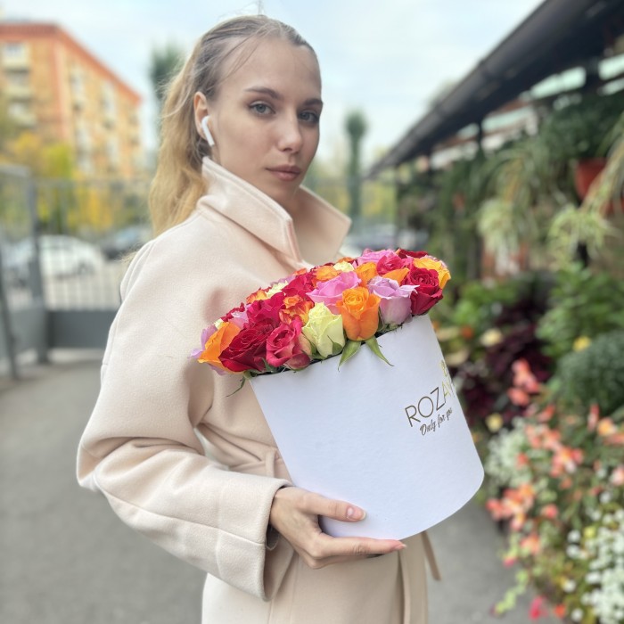 45  роз в коробке яркий  микс