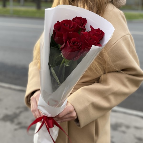 5 красных роз Эвер Ред 60 см