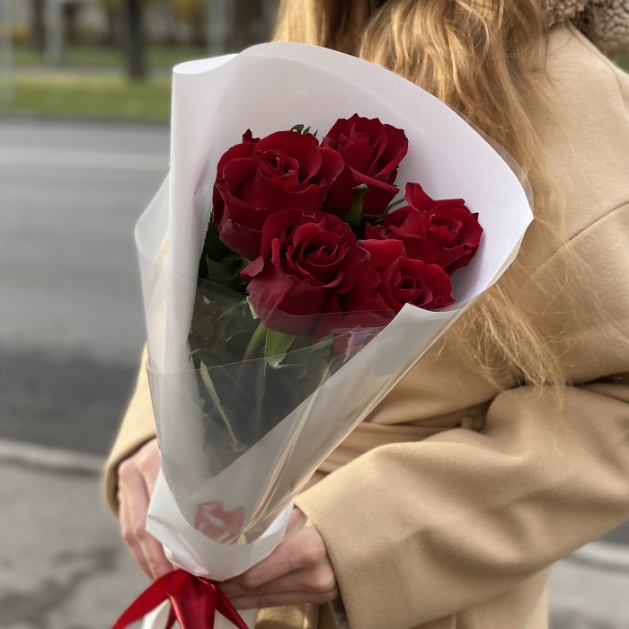 5 красных роз Эвер Ред 60 см
