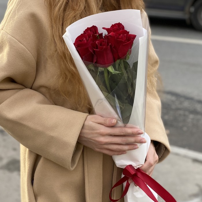 5 красных роз Эвер Ред 60 см