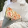 5 кремовых пионовидных роз Гравити
