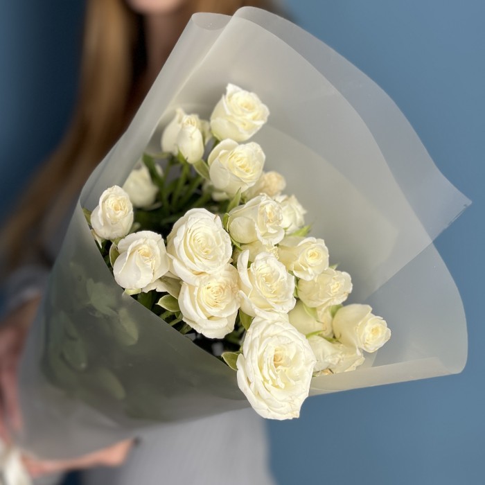 5 кустовых белых роз Сноуфлейк 60 см