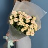 5 кустовых персиковых роз Свит Сара 60 см