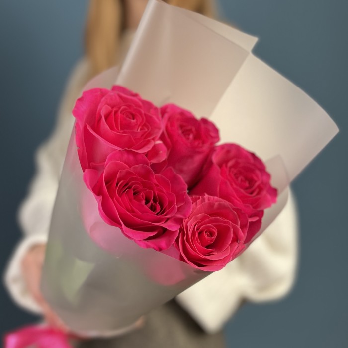 5 малиновых роз Пинк Флойд 60 см