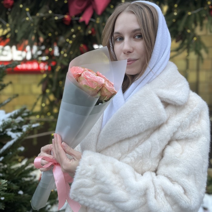 5 пионовидных роз Кахала 50 см