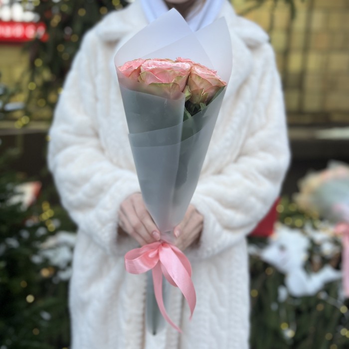 5 пионовидных роз Кахала 50 см