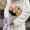 5 нежно-розовых роз Топ-гир 50 см
