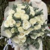 51 белая роза с нобилисом